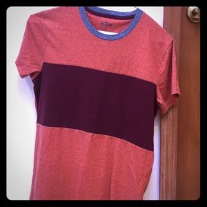 Hollister Small men’s tee shirt.